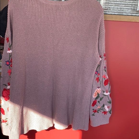 American Eagle Sweater - Picture 4 of 4